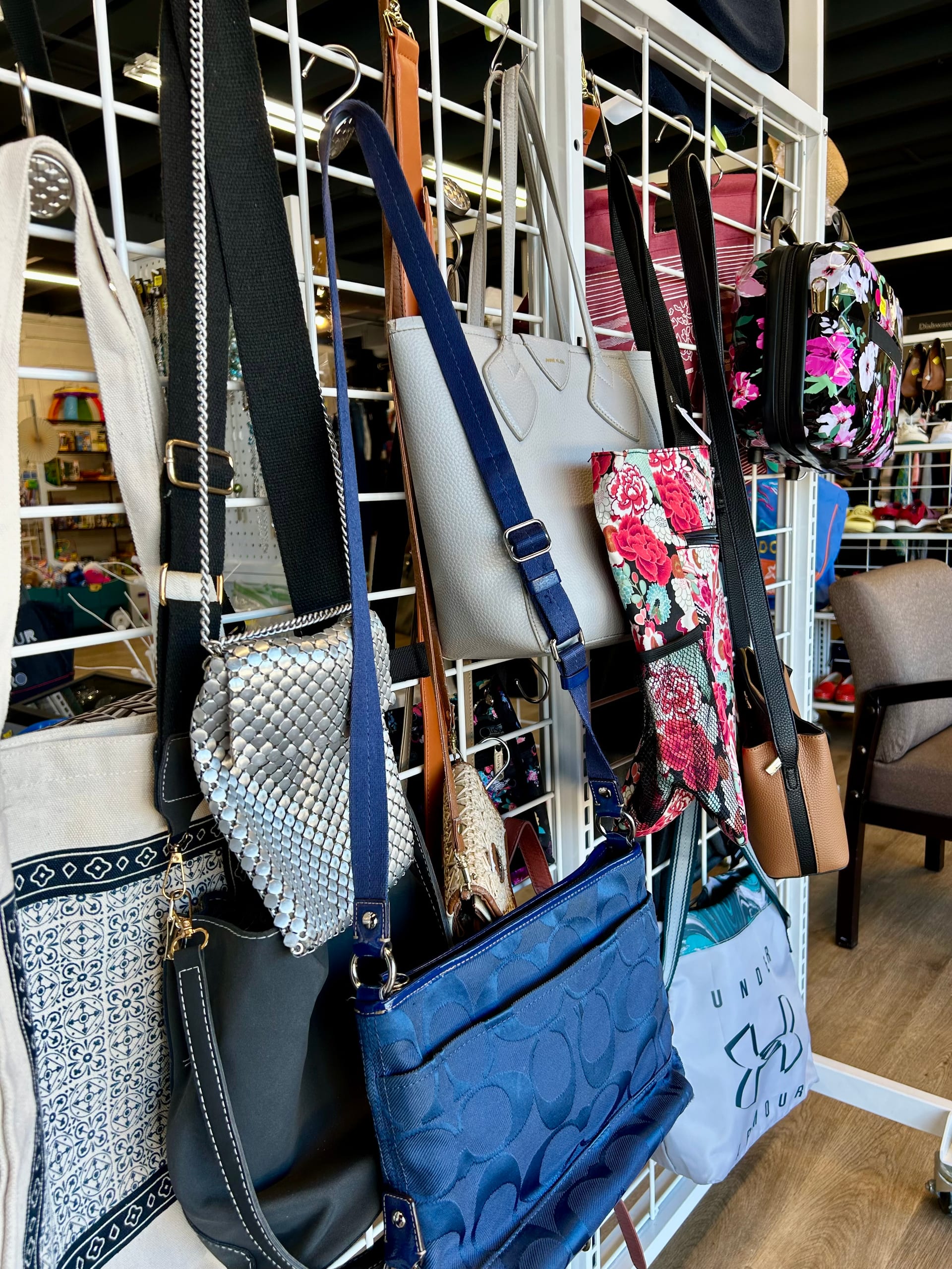Handbags and purses at Hannah's Harbor thrift store